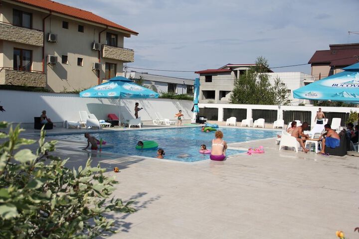 Pool 36 of 69