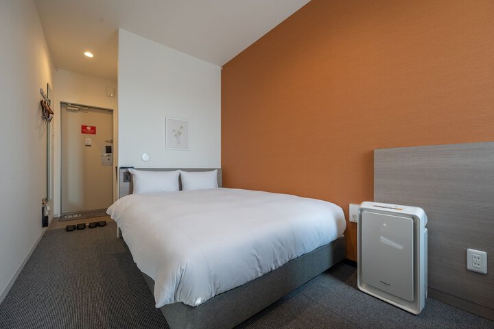 Room 5 of 17
