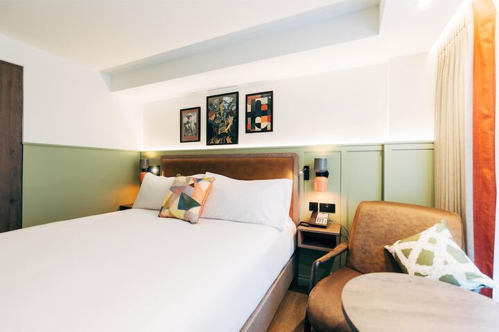 Room 20 of 53