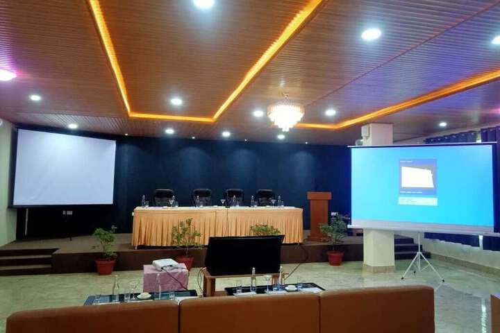 Ballroom/Hall 43 of 51