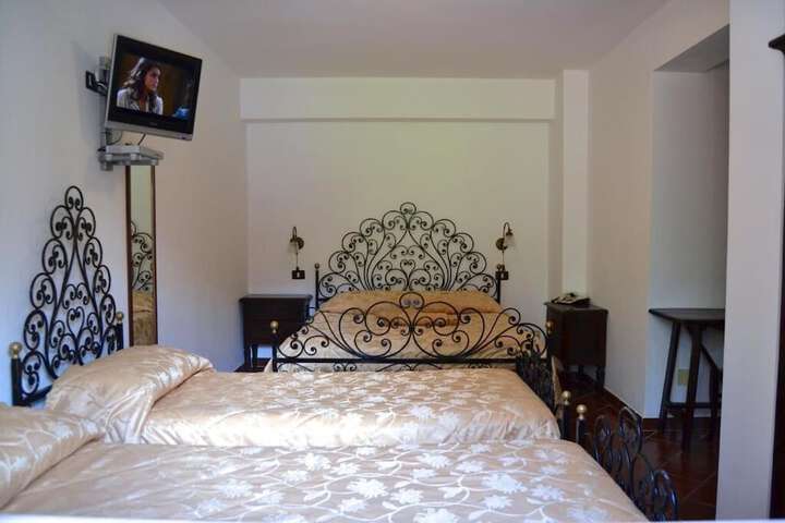 Room 16 of 44