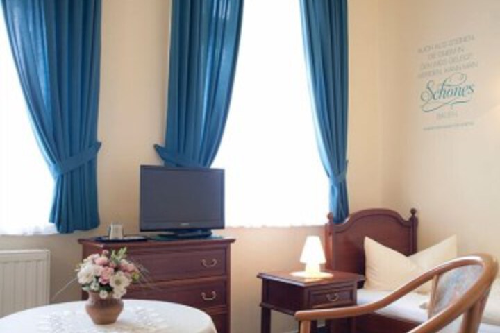 Room 9 of 24
