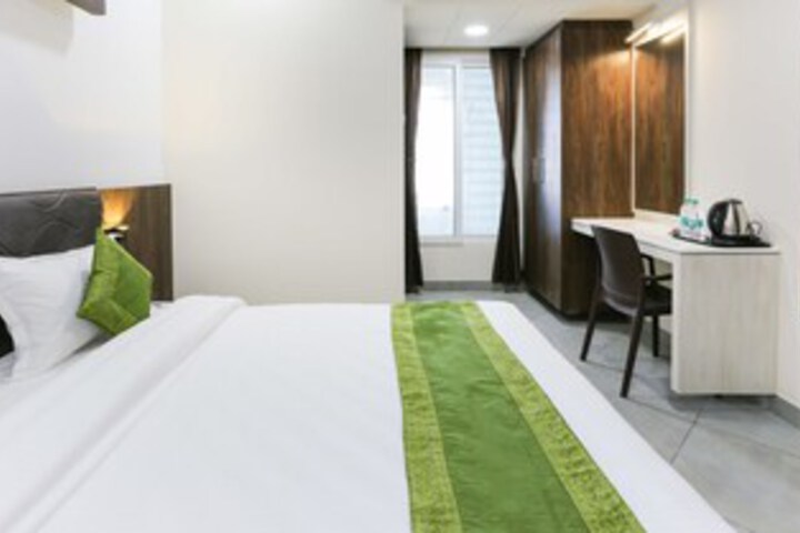 Room 37 of 49