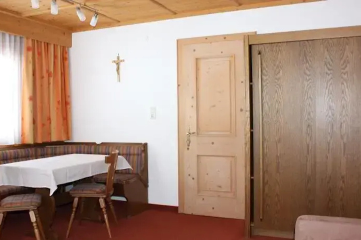 Room 3 of 14