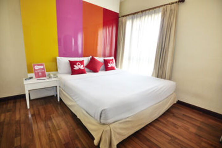 Room 9 of 21
