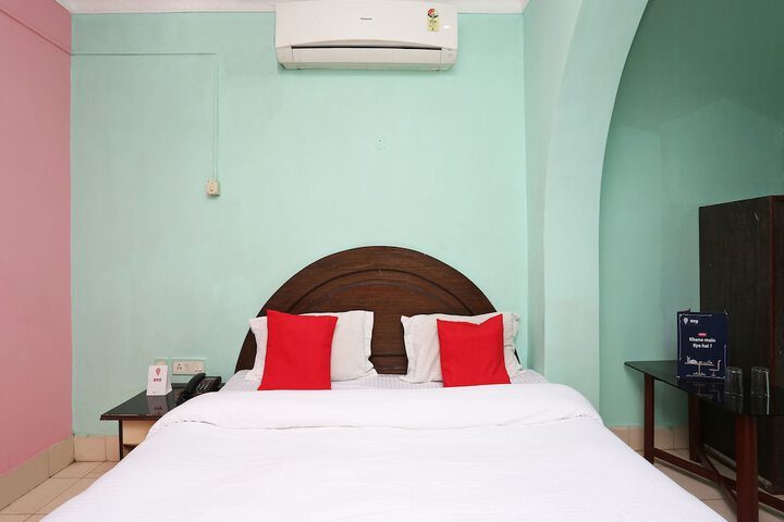 Room 9 of 15