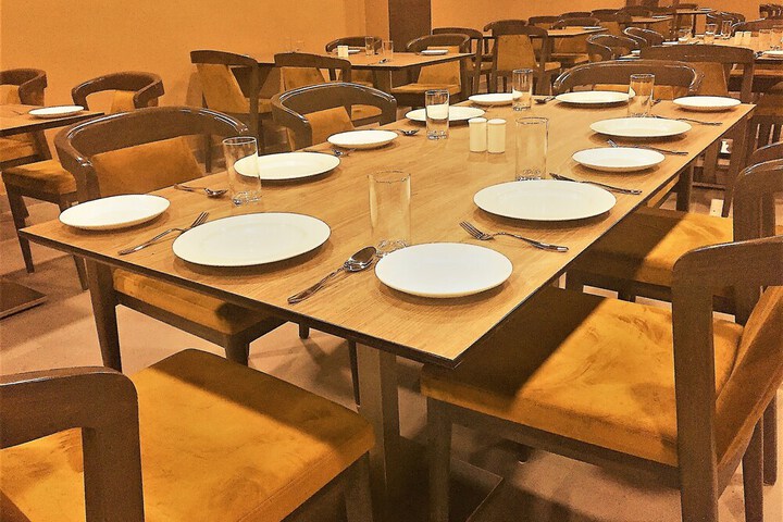 Dining 5 of 24