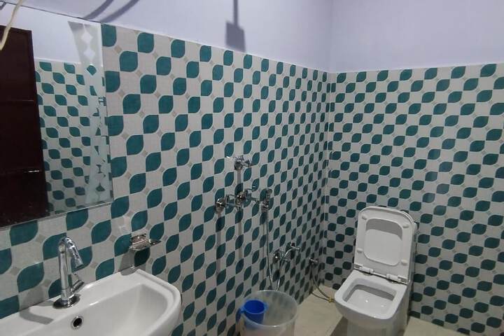 Room 18 of 35