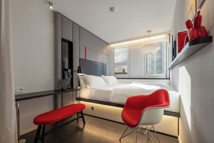 Room 22 of 53