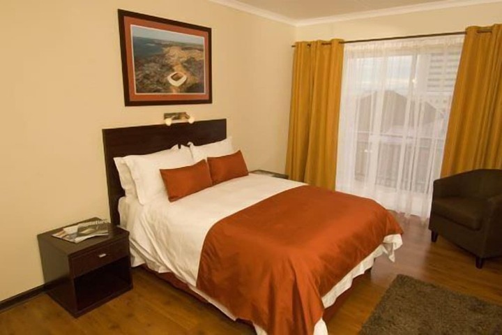 Room 2 of 10