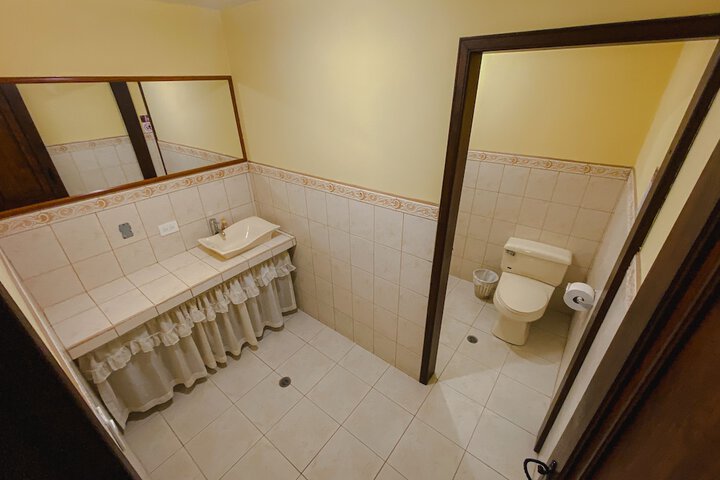 Room 33 of 59