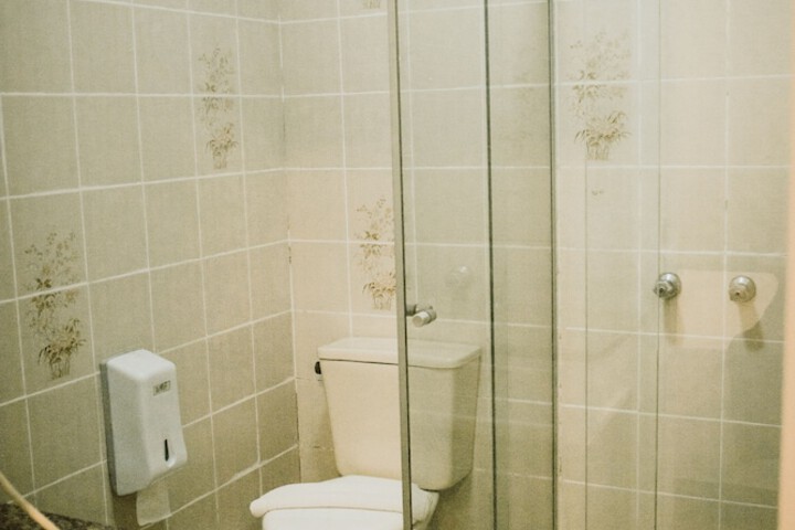 Room 25 of 49