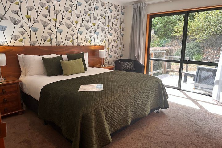 Room 2 of 23