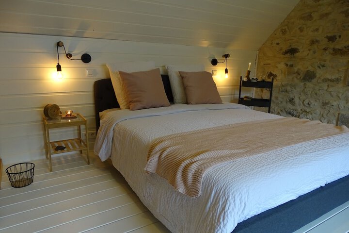 Room 8 of 13