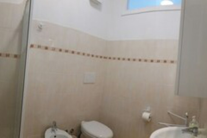 Room 15 of 157