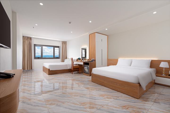 Room 10 of 26