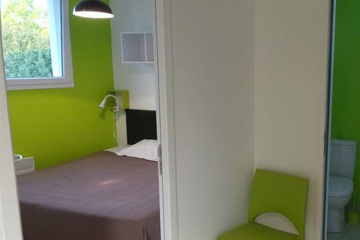 Room 4 of 25