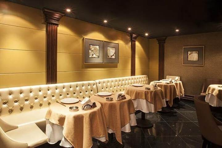Dining 57 of 60