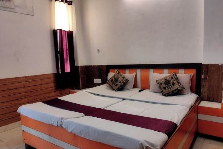 Room 7 of 17