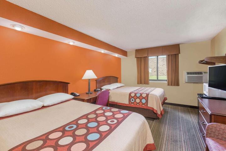 Double Accessible Queen Size Bed (4 of 17)