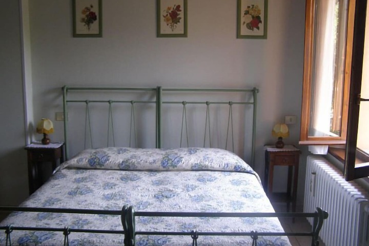 Room 6 of 33