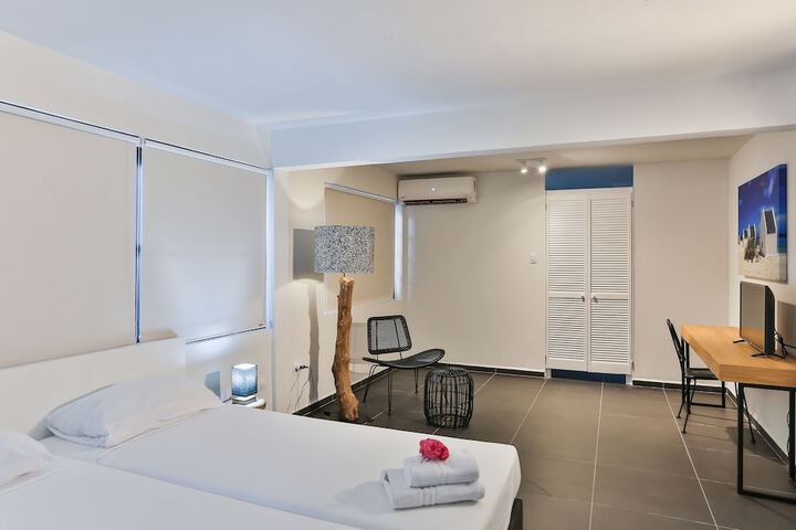Room 8 of 81