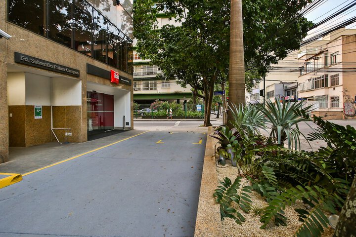 Hotel Exterior 84 of 97