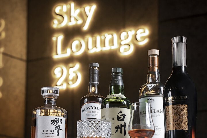 Lounge 87 of 118