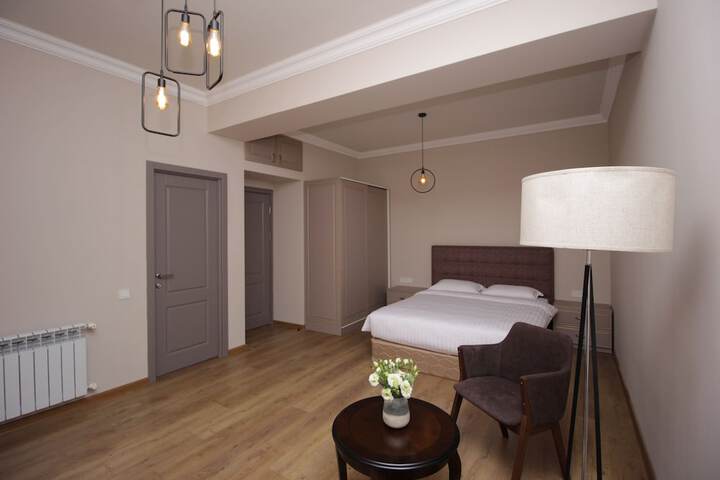 Room 9 of 42