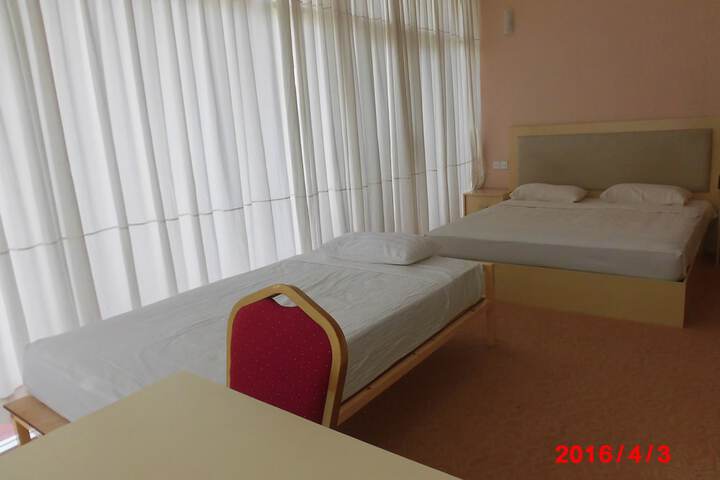 Room 11 of 38