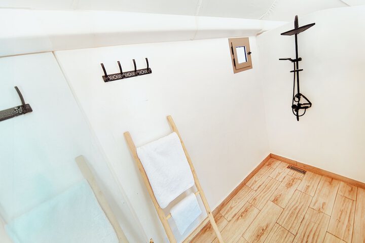 Room 12 of 28
