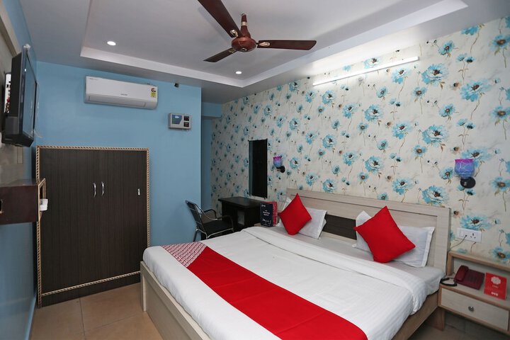 Room 28 of 32