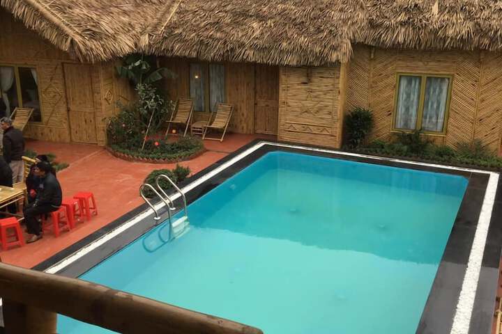 Pool 15 of 27