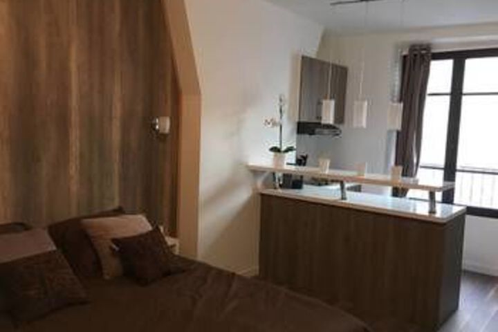 Room 5 of 14