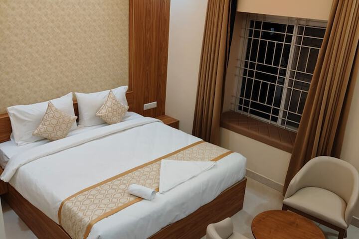 Room 2 of 16
