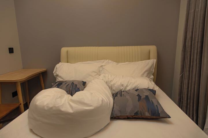 Room 8 of 35