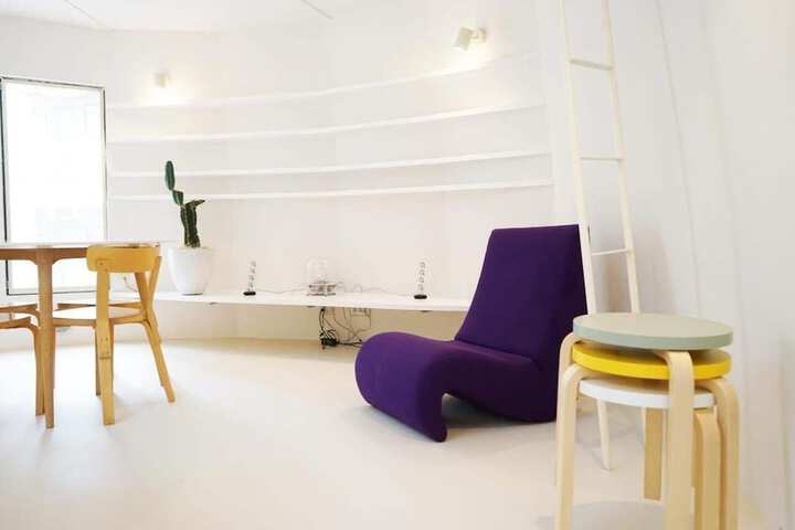 Room 10 of 21