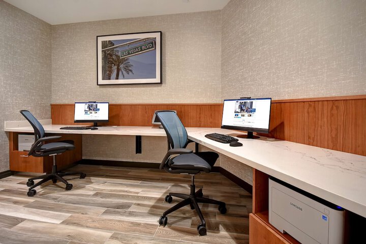 Business Center 60 of 70
