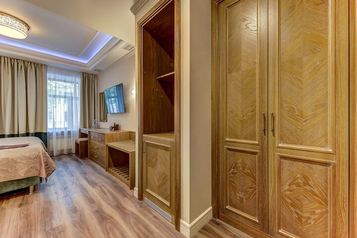 Room 13 of 75
