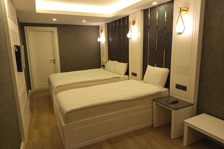 Room 14 of 36