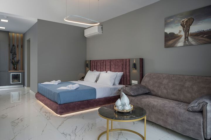 Room 8 of 60