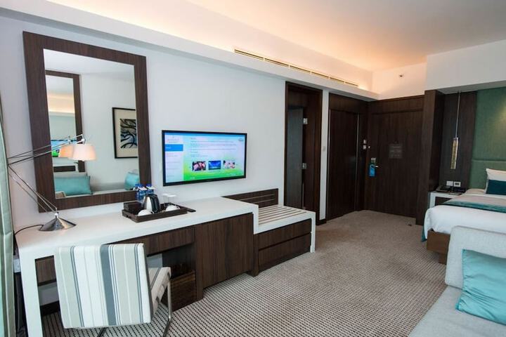 Room 15 of 68