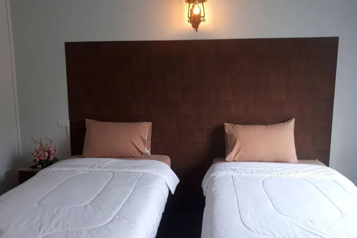Room 3 of 13