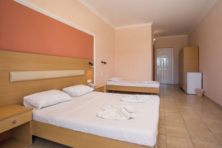 Room 14 of 107