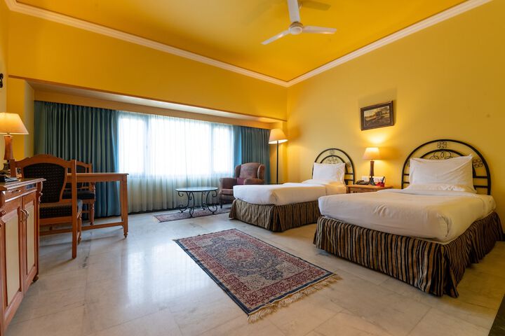 Room 5 of 27