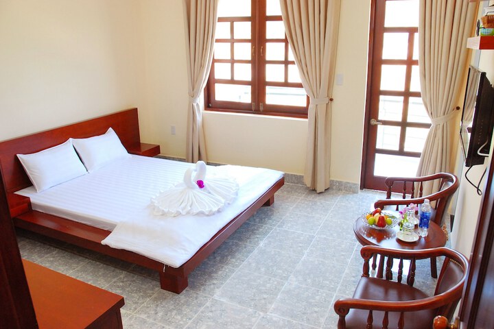 Room 6 of 32