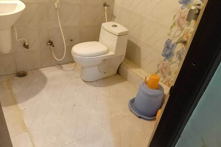 Room 10 of 10