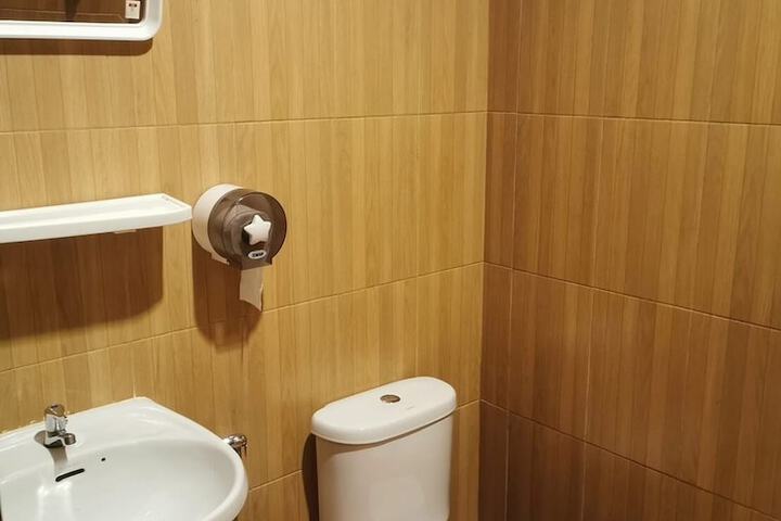 Room 16 of 27