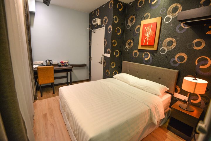Room 5 of 33