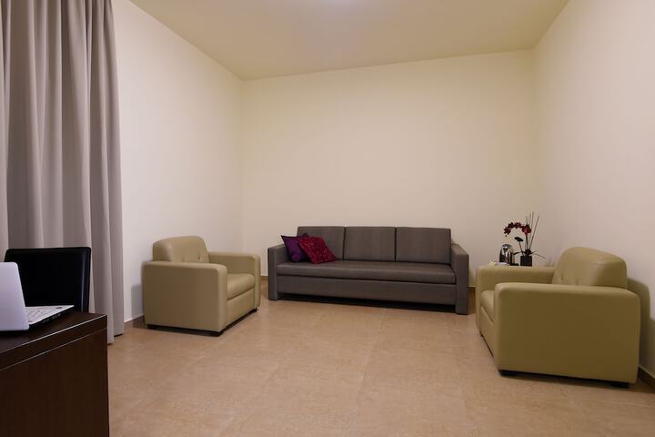 Room 27 of 69